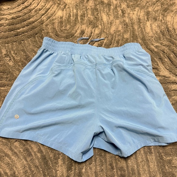 Men’s 5” Lululemon Pool Party Blue Pace Breaker Shorts Size XL Linerless Workout - Picture 4 of 5